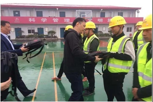 1544075730789966.jpg 44.jpg