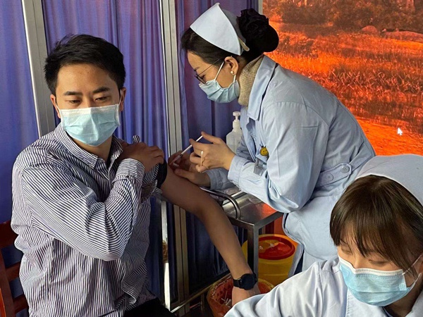 1610677447978280.jpg 南昌市政建設全體員工江西中醫藥大學附屬醫院新冠疫苗接種6006.jpg