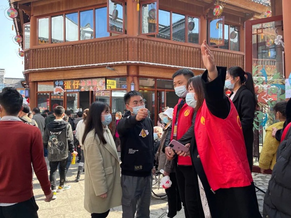 1613718724681628.jpg 南昌市政建設(shè)集團(tuán)春節(jié)守護(hù)萬(wàn)壽宮歷史文化街區(qū)6002.jpg