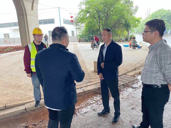 1619579196260939.jpg 張世東前往市政建設斗南路提升改造工程項目檢查指導工作6001.jpg