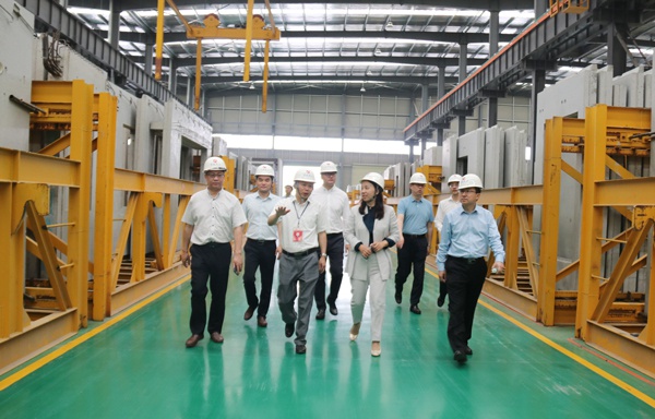 1620694418341203.jpg 中建上海設(shè)計研究院沈娟來到市政遠大調(diào)研裝配式建筑6001.jpg