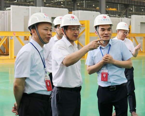 1620898662695970.jpg 江西省工信廳副廳長江明成蒞臨市政遠大公司調研裝配式建筑600.jpg
