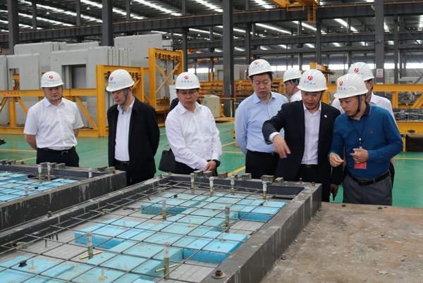 1621237046573478.jpg 中鐵集團(tuán)于騰群蒞臨市政遠(yuǎn)大調(diào)研裝配式建筑6002.jpg