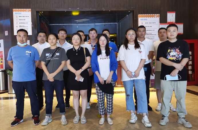 1627261337736141.jpg 南昌市政建設(shè)集團(tuán)組織黨員干部觀看電影三灣改編691.jpg