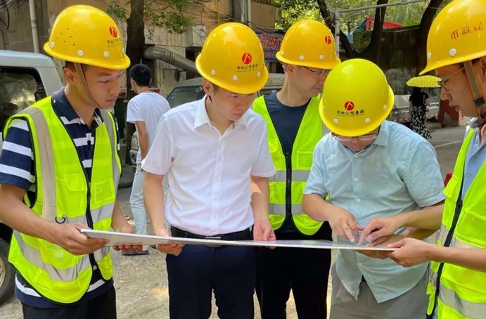 1630546489378986.jpg 南昌市政建設(shè)集團(tuán)2021年青山湖區(qū)老舊社區(qū)改造項(xiàng)目檢查指導(dǎo)6911.jpg