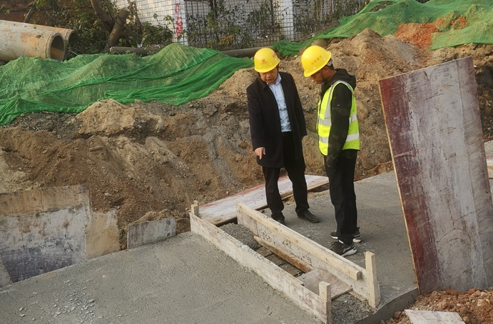 1639099772193436.jpg 南昌市政建設集團呂文前往洛陽東路綜合改造工程項目檢查指導691.jpg
