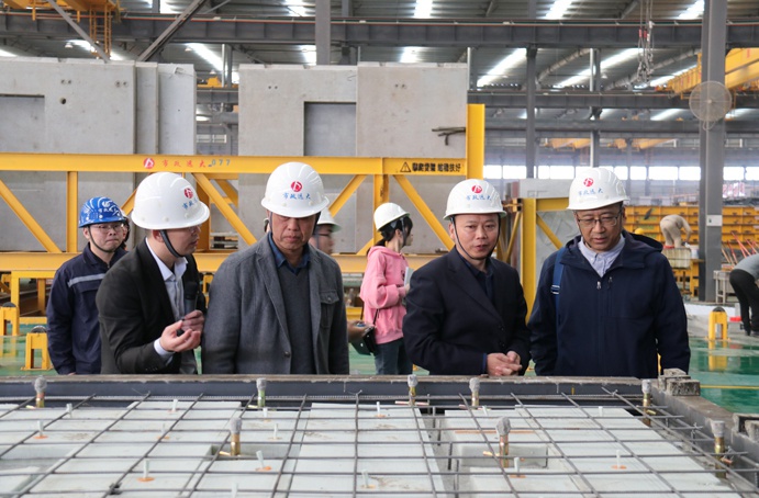 1646796443945338.jpg 南昌大學(xué)經(jīng)濟管理學(xué)院教授光臨市政遠大交流指導(dǎo)6912.jpg