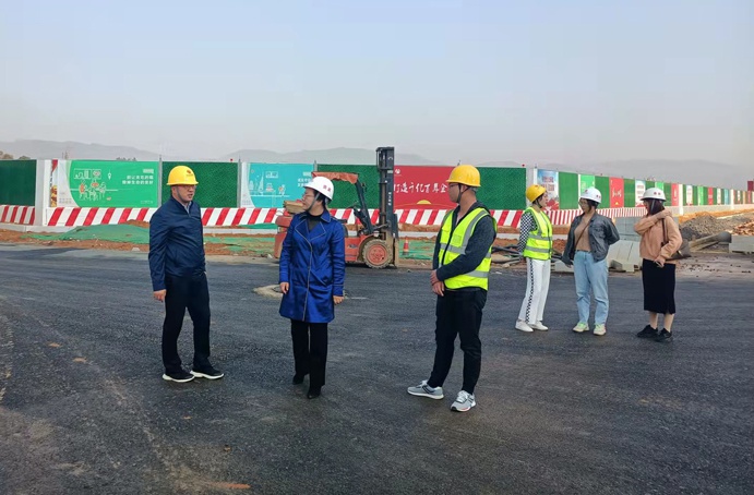 1647222111302084.jpg 財務總監鄧偉前往掛點項目市政公用城三期檢查走訪691.jpg