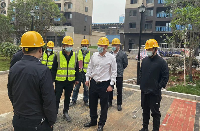 1651713726869797.jpg 徐旭帶隊深入項目督導假期疫情防控、安全生產工作,看望慰問一線職工02.jpg