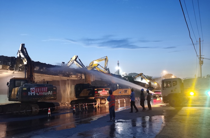 S49楓生快速路北段提升改造工程原蛟橋高架橋左半幅順利拆除 S49楓生快速路北段提升改造工程原蛟橋高架橋左半幅順利拆除