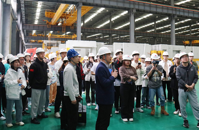 浙江建設職業技術學院與江西建設職業技術學院師生到市政遠大公司參觀交流 浙江建設職業技術學院與江西建設職業技術學院師生到市政遠大公司參觀交流