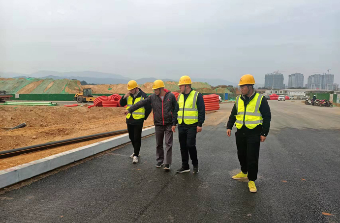 五一勞動(dòng)獎(jiǎng)?wù)芦@得者項(xiàng)目黨支部書記、副總工程師周天奇 五一勞動(dòng)獎(jiǎng)?wù)芦@得者項(xiàng)目黨支部書記、副總工程師周天奇