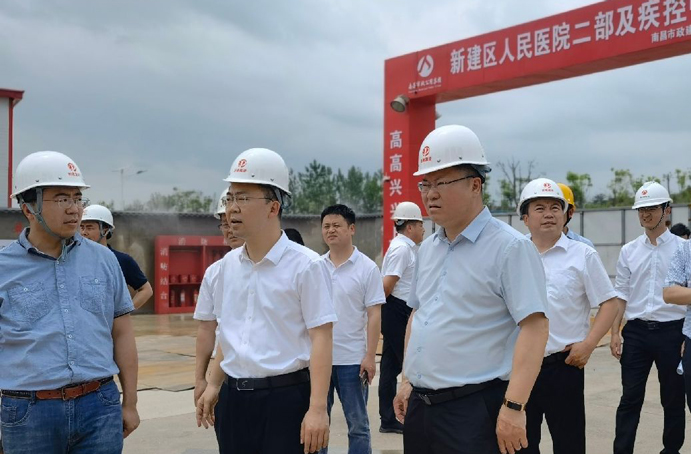 新建區委常委、常務副區長賈中強到新建區職業技術學校新校區建設項目、新建區人民醫院二部及疾控中心項目調研