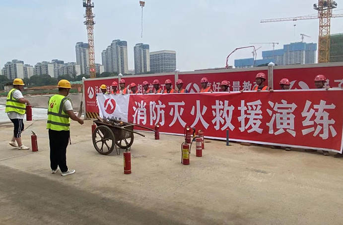 南昌市政建設集團各項目組織開展形式多樣的安全生產應急演練