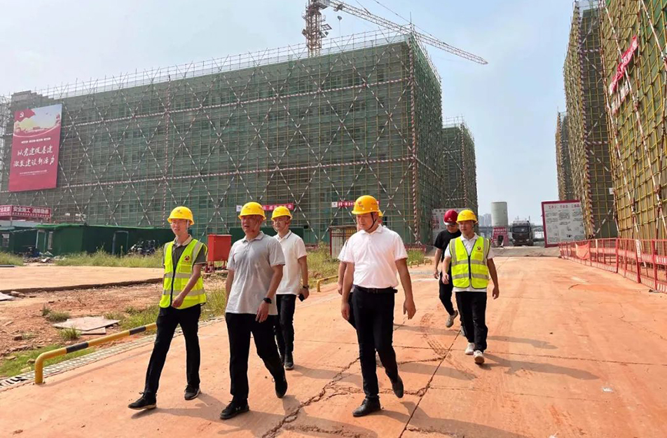 徐旭前往杭州路、新建職校等項(xiàng)目調(diào)研慰問(wèn)