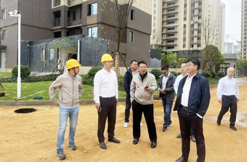 劉順保到杭州路項目、秦坊安置房項目調研 劉順保到杭州路項目、秦坊安置房項目調研