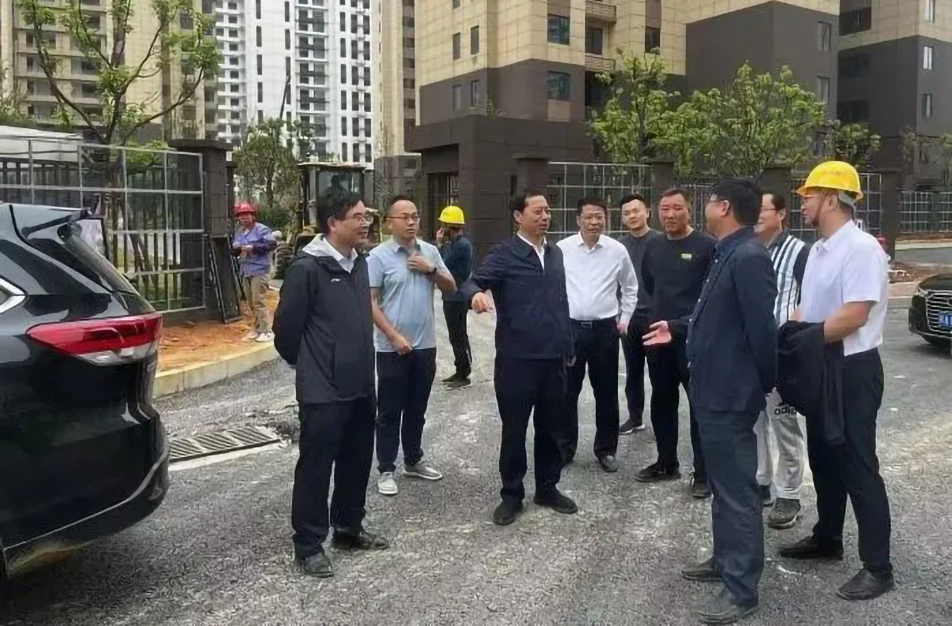 萬義輝到秦坊安置房、杭州路項目調研 萬義輝到秦坊安置房、杭州路項目調研