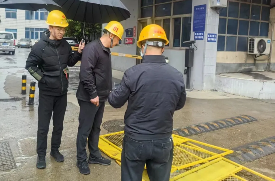 徐旭調研南昌縣小藍大道、青云譜污水接駁工程｜施工進度與安全文明管理