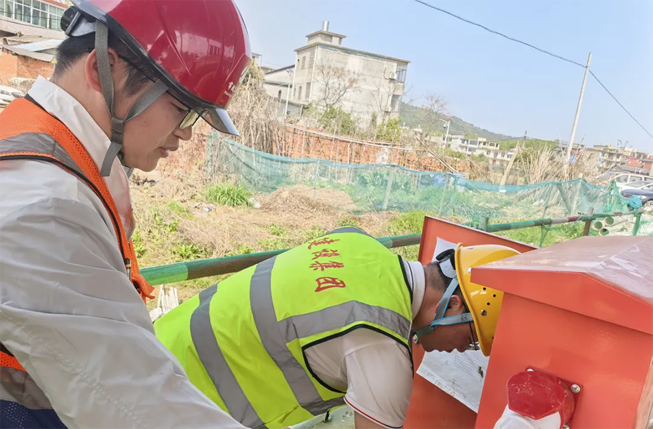 公司聯合業主監理開展節前安全大檢查 筑牢清明施工安全防線 公司聯合業主監理開展節前安全大檢查 筑牢清明施工安全防線
