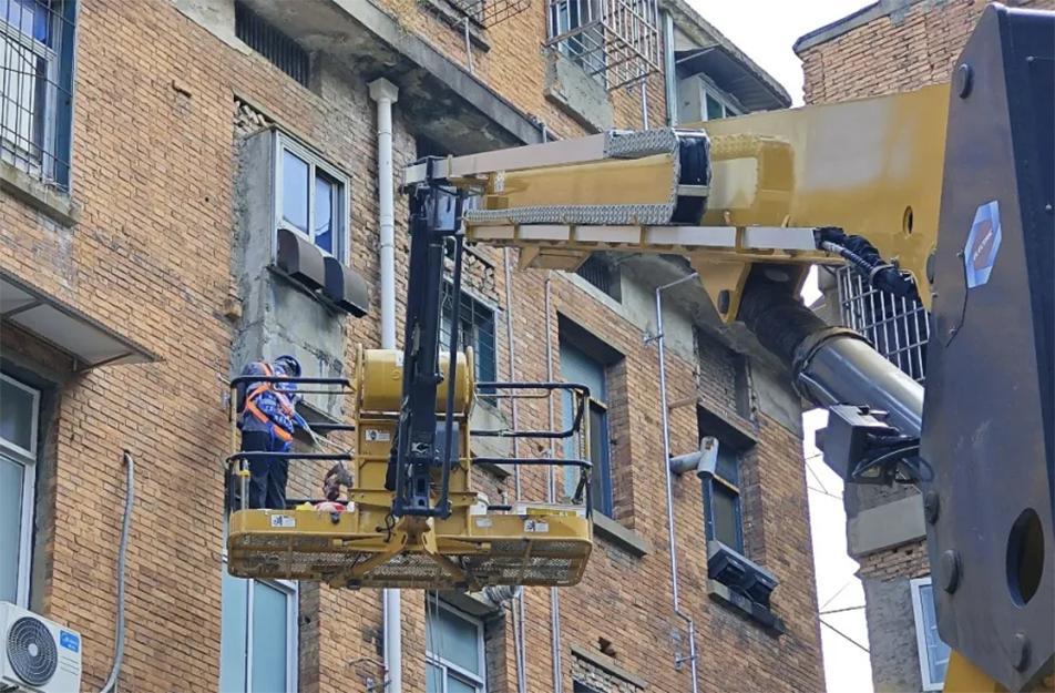 南昌燃氣改造項目創(chuàng)新安全管理模式 高空作業(yè)車+無人機構筑立體防護 南昌燃氣改造項目創(chuàng)新安全管理模式 高空作業(yè)車+無人機構筑立體防護